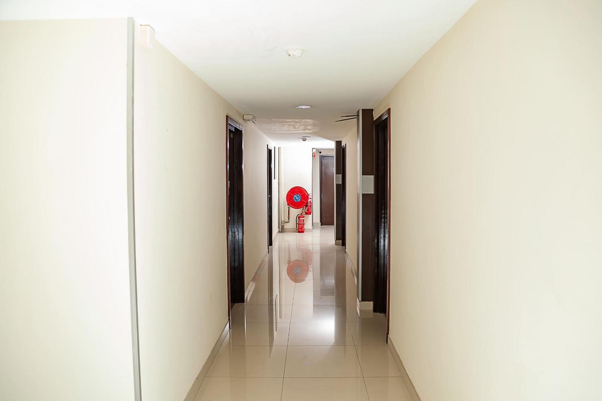 סיבו Super Oyo 90055 Mansion Inn מראה חיצוני תמונה
