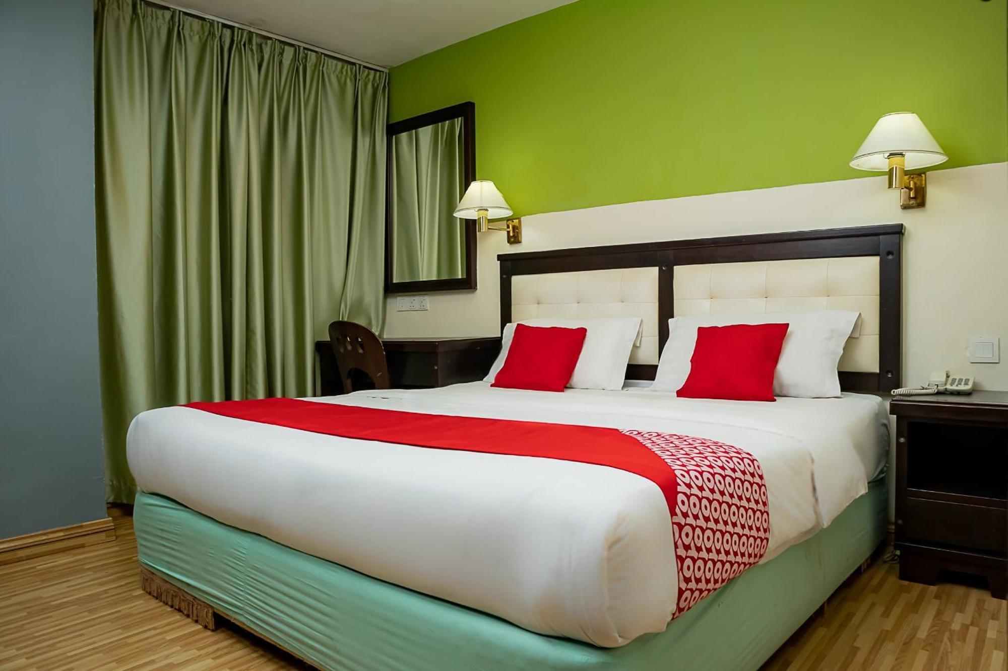 סיבו Super Oyo 90055 Mansion Inn מראה חיצוני תמונה