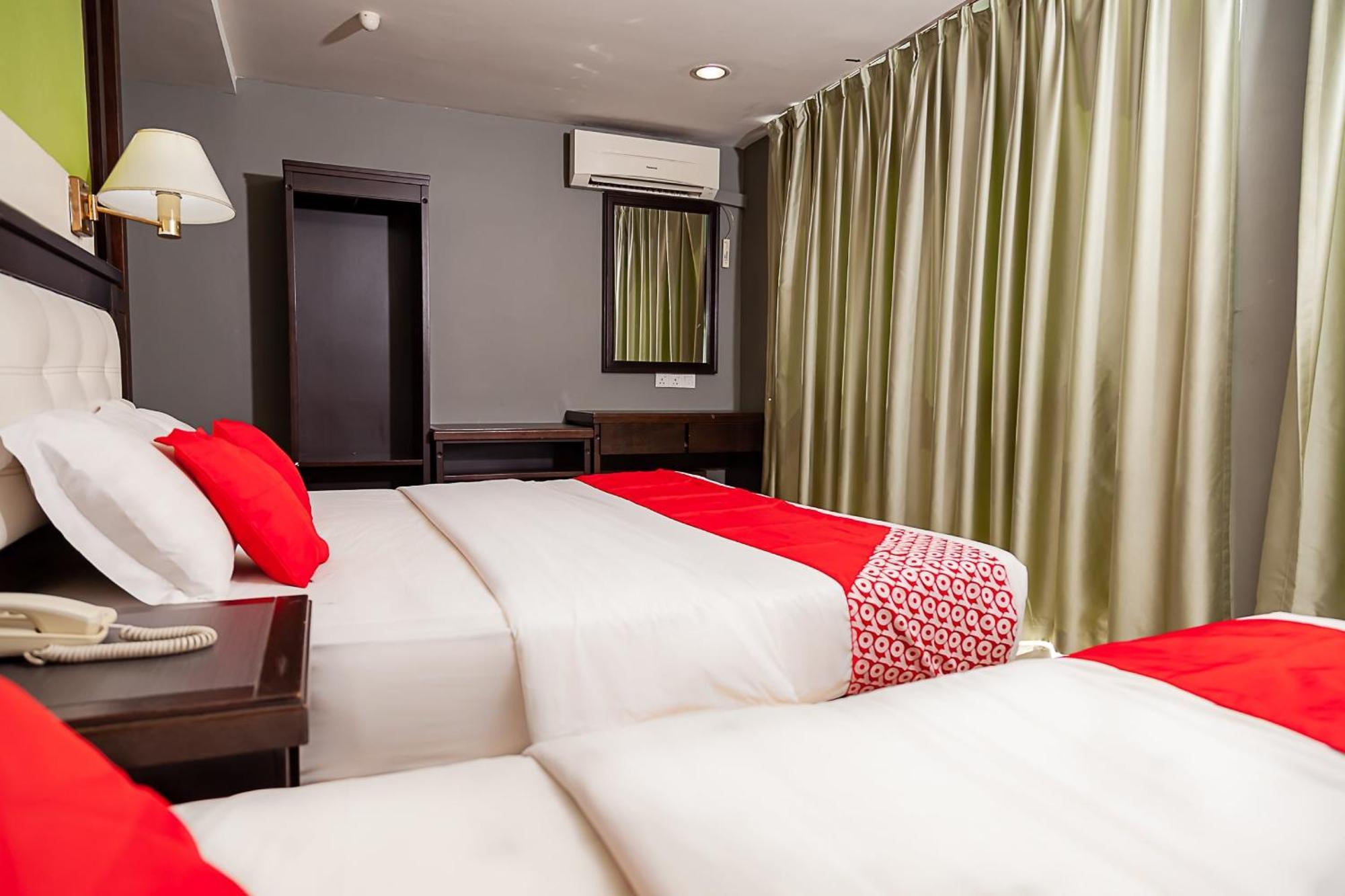 סיבו Super Oyo 90055 Mansion Inn מראה חיצוני תמונה