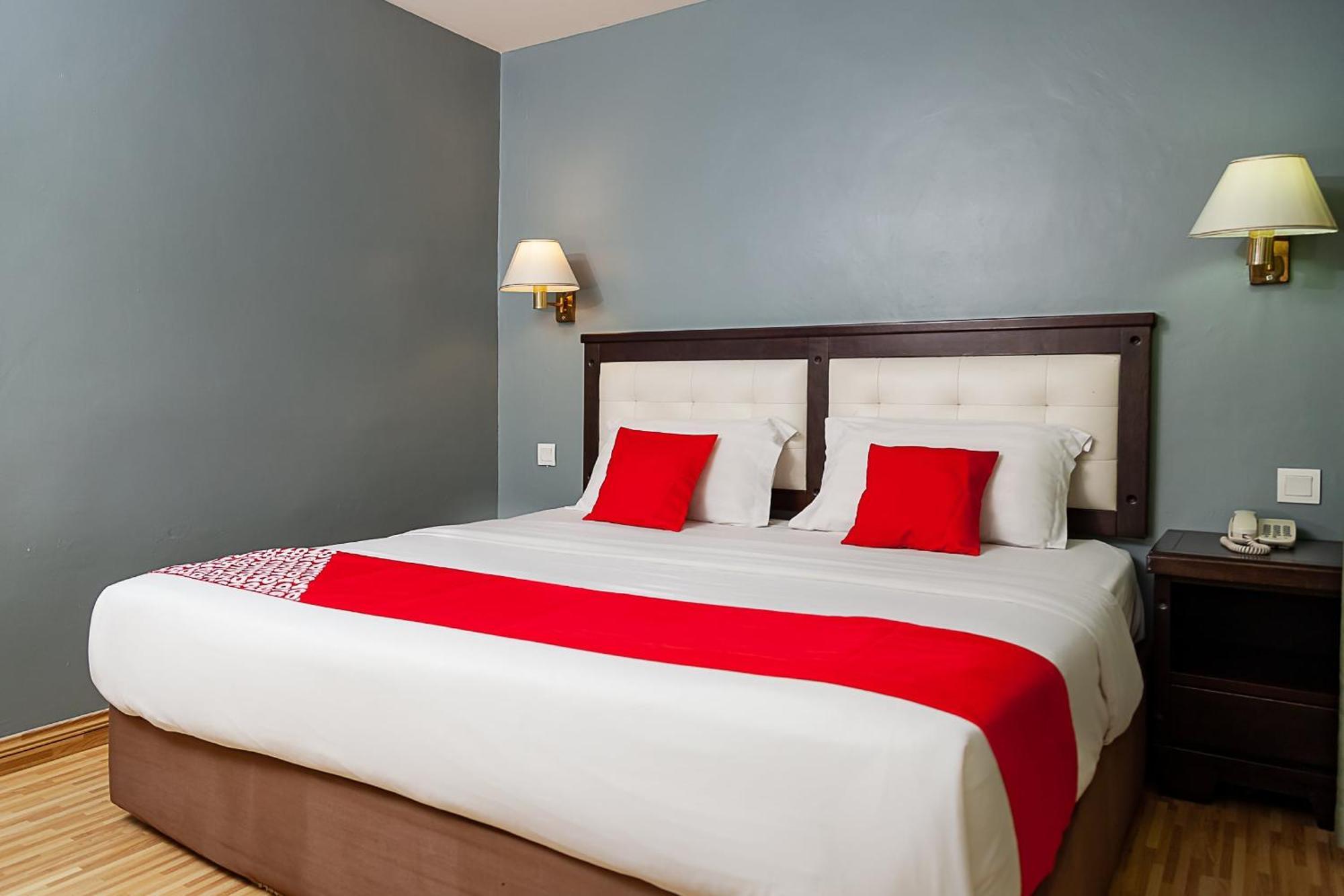 סיבו Super Oyo 90055 Mansion Inn מראה חיצוני תמונה