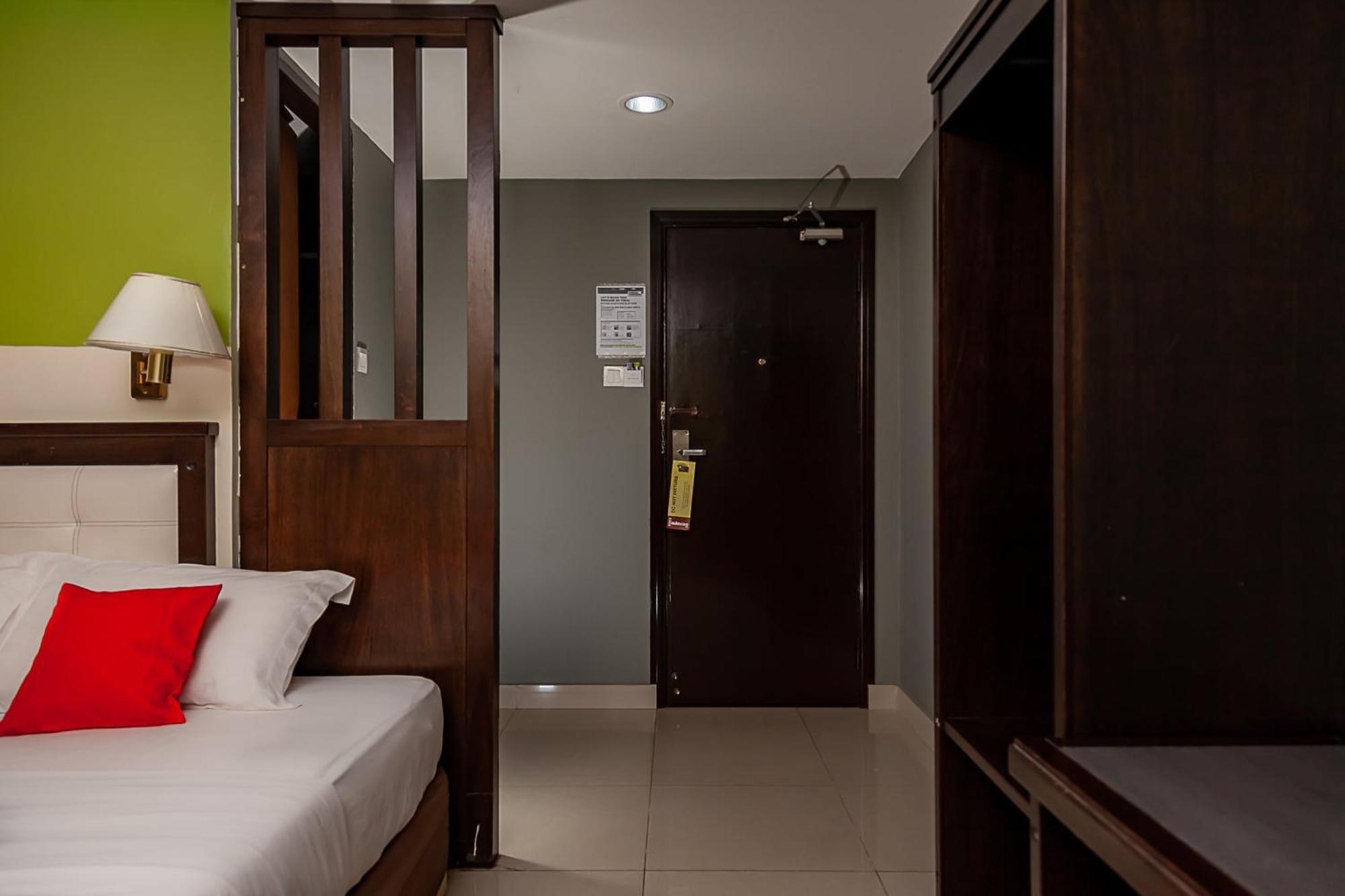 סיבו Super Oyo 90055 Mansion Inn מראה חיצוני תמונה