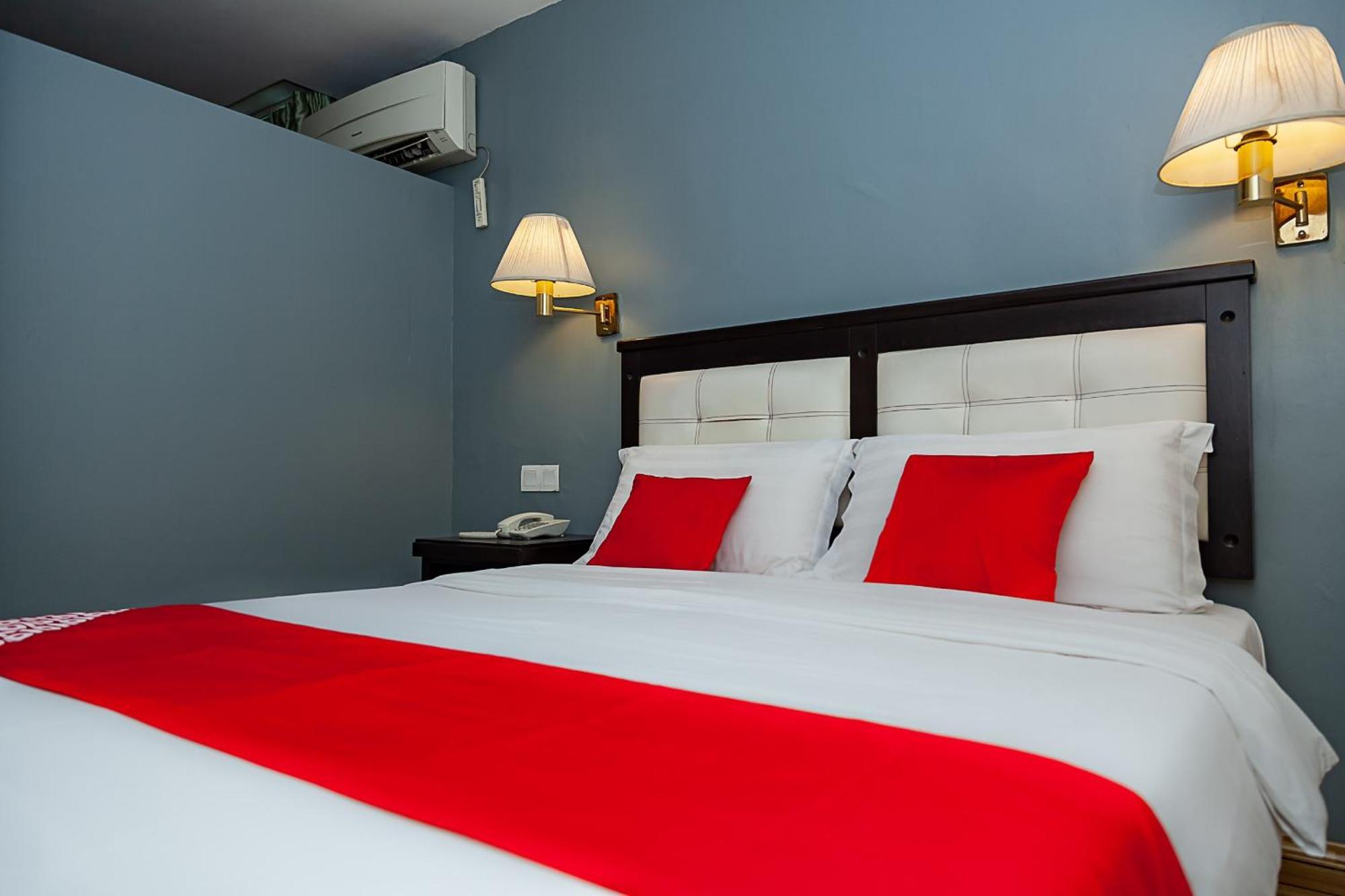 סיבו Super Oyo 90055 Mansion Inn מראה חיצוני תמונה