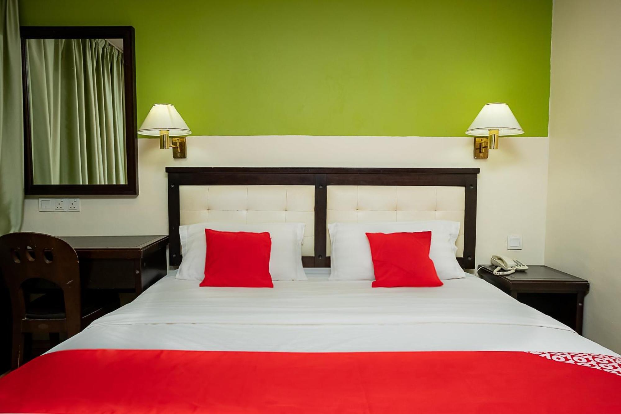 סיבו Super Oyo 90055 Mansion Inn מראה חיצוני תמונה